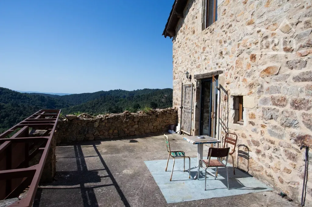 Terrasse - Maison en pierre avec vue panoramique à Saint-Andéol-de-Vals