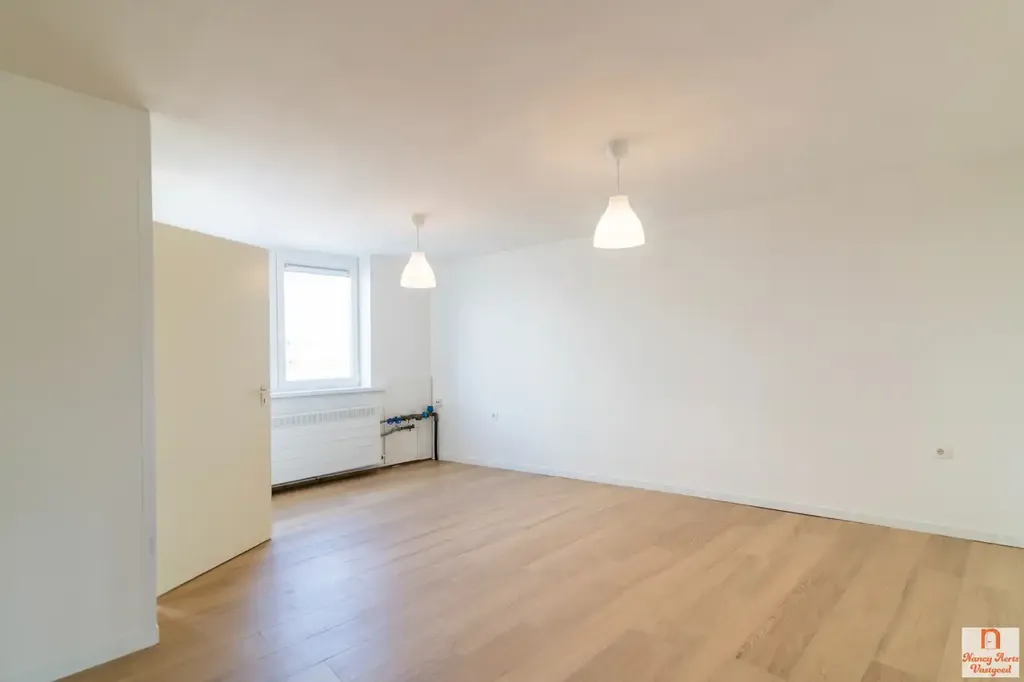 Rooms - Apartment Building with High Visibility in Herk-de-Stad