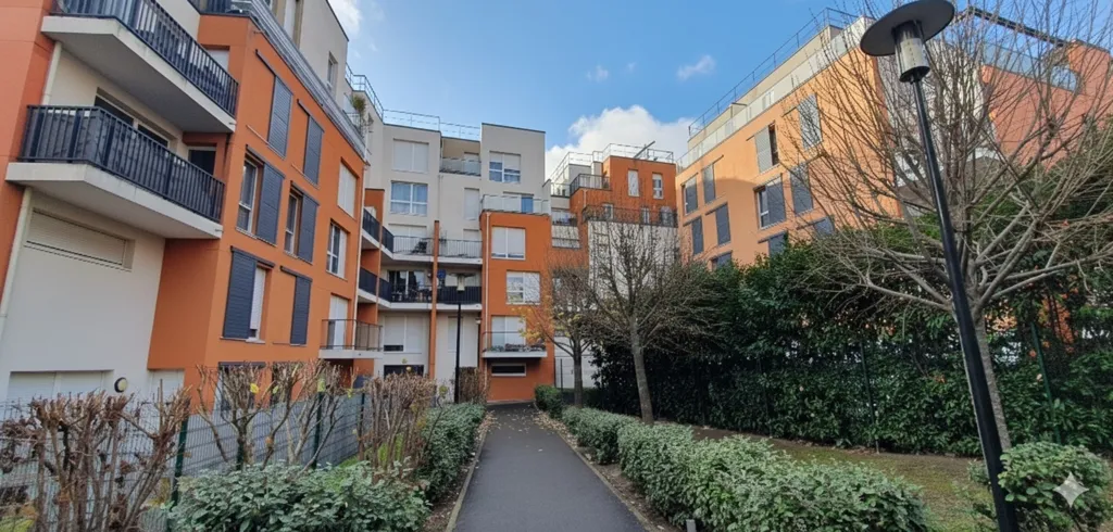 Jardin - Appartement 3 Pièces avec Balcon à Argenteuil