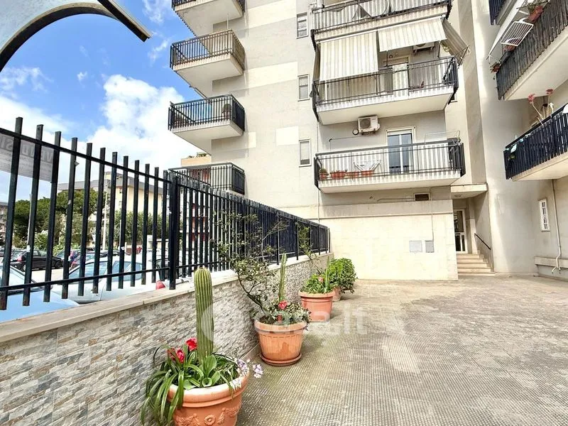 Aed - Fully Renovated Apartment with Balconies in Trani