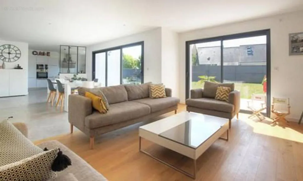 Séjour - Appartement 3 Pièces avec Terrasse dans Résidence de Standing