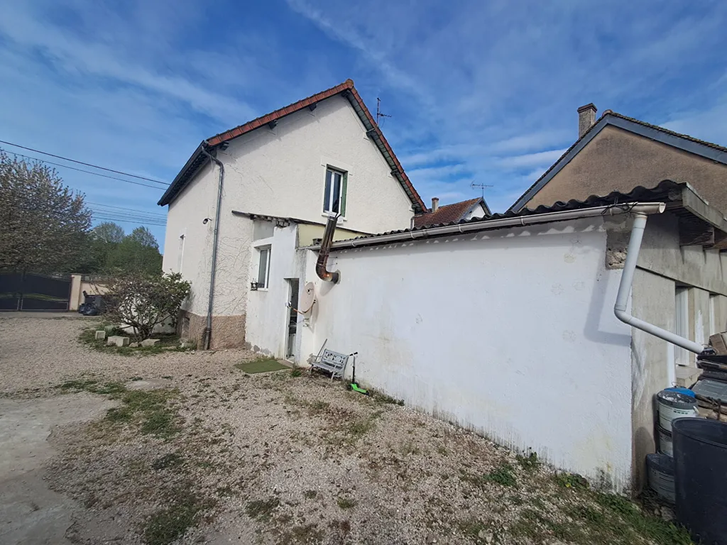 Extérieur - Maison avec Jardin dans un Cadre Calme à Sens
