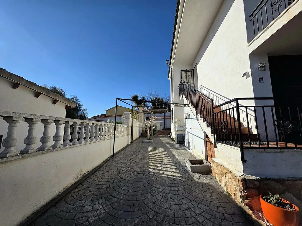 Exterior - Chalet with Pool in Albinyana, Tarragona