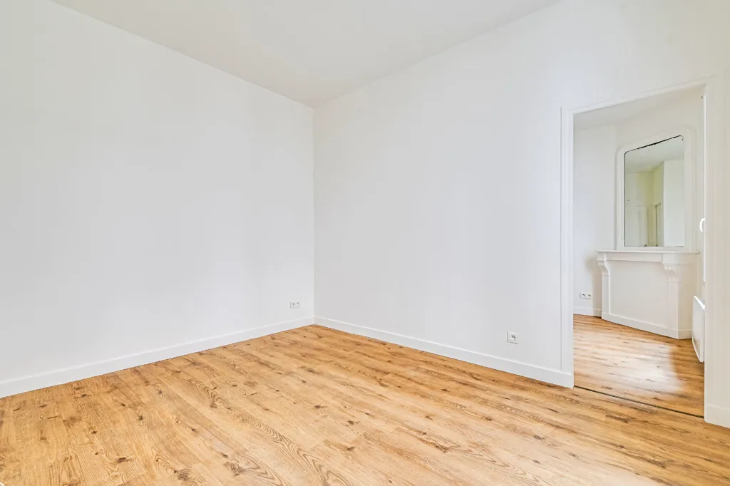 Toad - 2-Bedroom Flat with Courtyard View in Paris