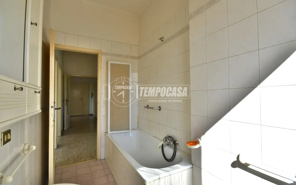 Spacious Apartment with Balconies in Osimo