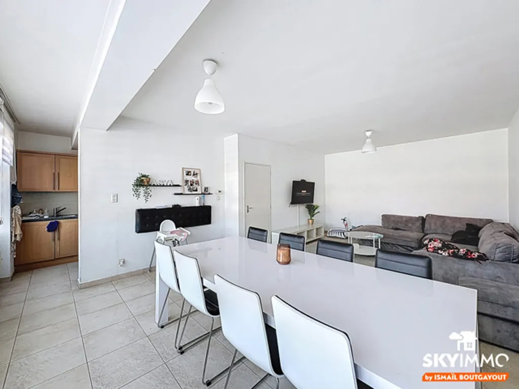 Sala da pranzo - Spacious Apartment with Central Heating in Machelen Diegem