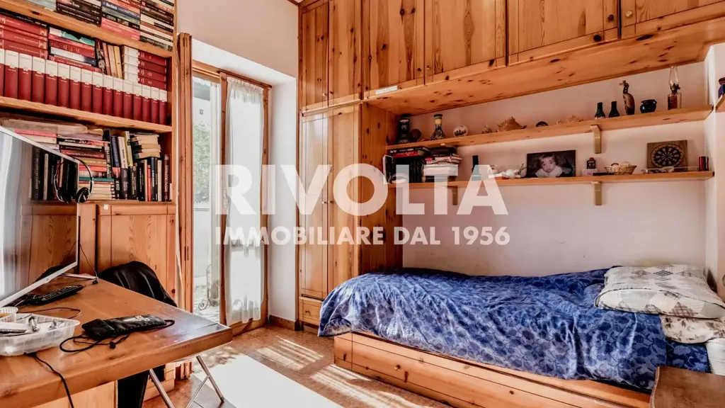 Chambres - Terraced Villa with Panoramic Terrace in Guidonia Montecelio
