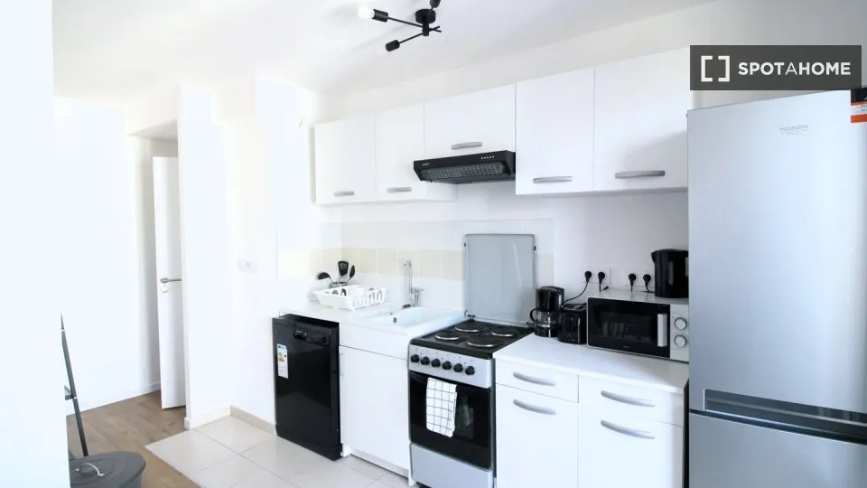 Cuisine - Chambre dans Appartement 4 Pièces à République, Paris
