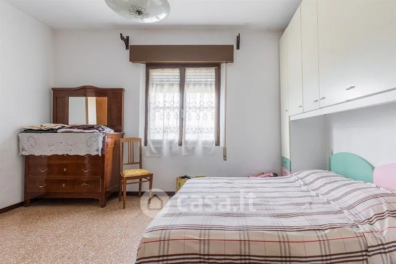 Chambres - Semi-detached House with Private Garden in Conselice