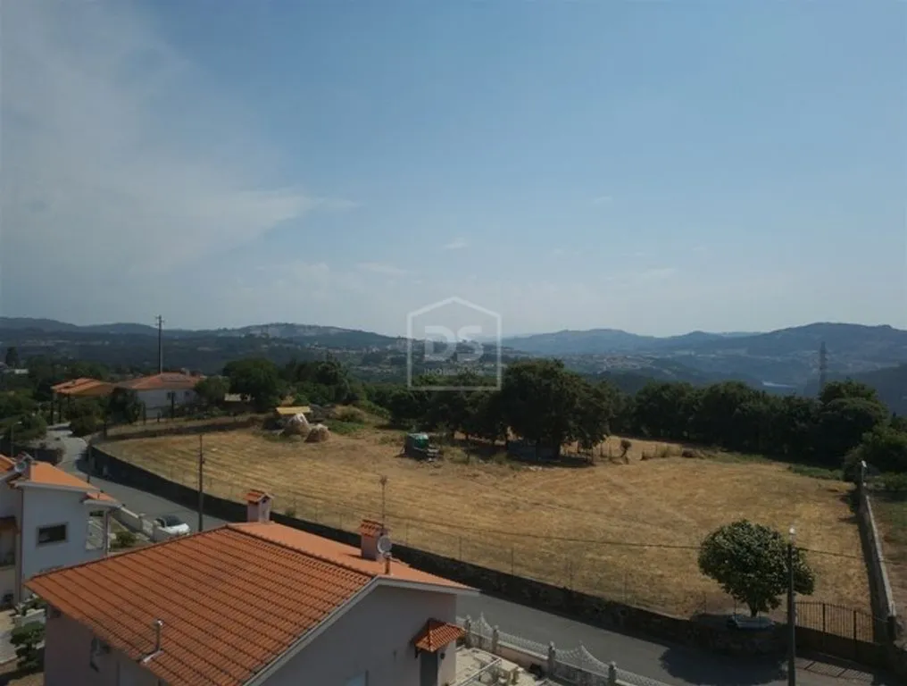 Luxury Villa with Solar Panels in Penafiel