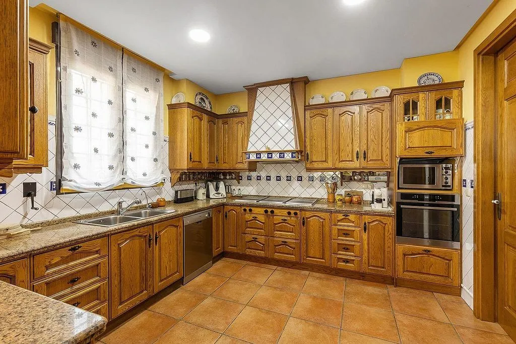 Cuisine - Villa with Sea View in La Veleta
