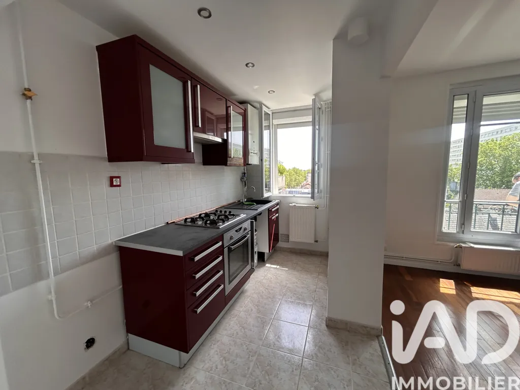 Kitchen - Apartment with Balcony in Bagneux