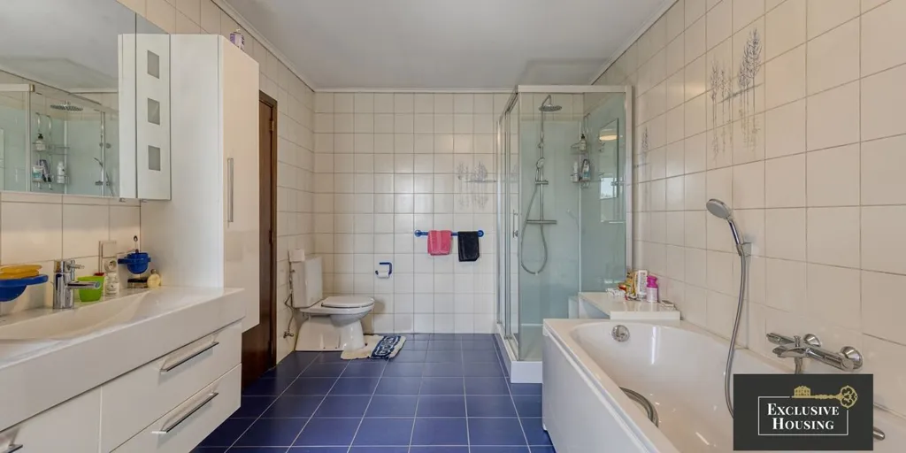 Salles de bain - Villa avec piscine et 4 chambres à vendre