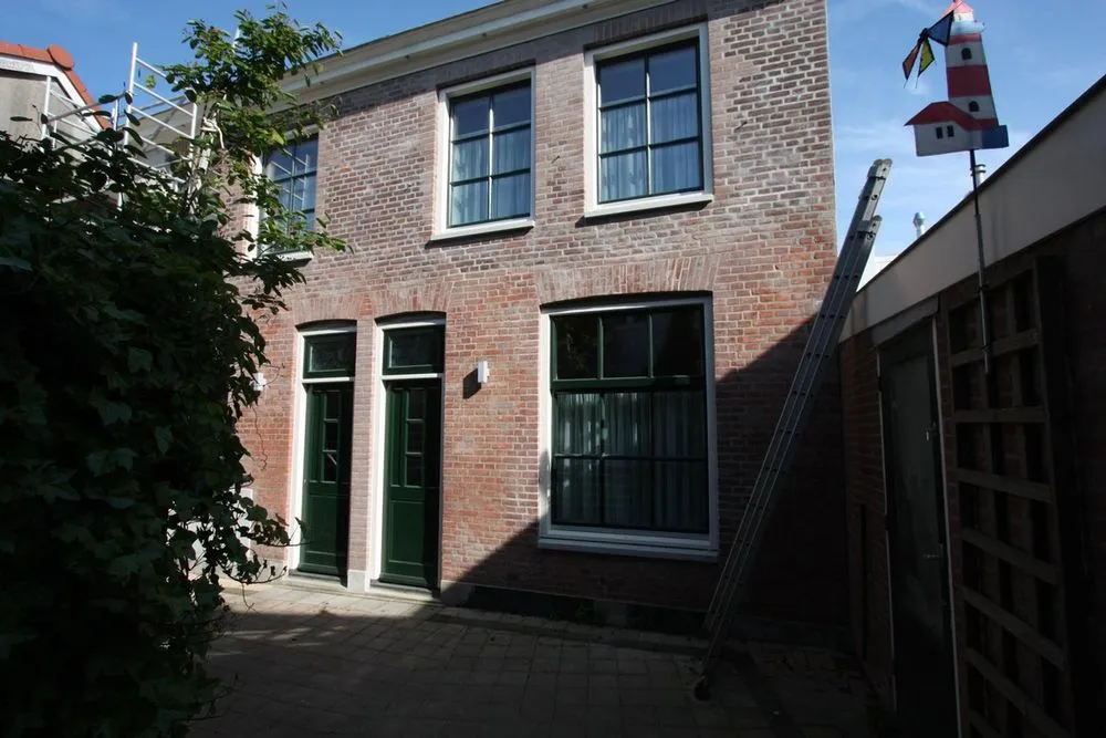 2-toaline maja asukohas Den Haag