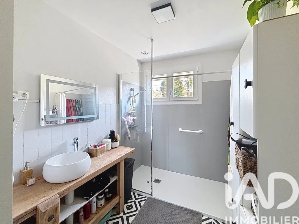Bathrooms - Traditional House with Pool in Cousance