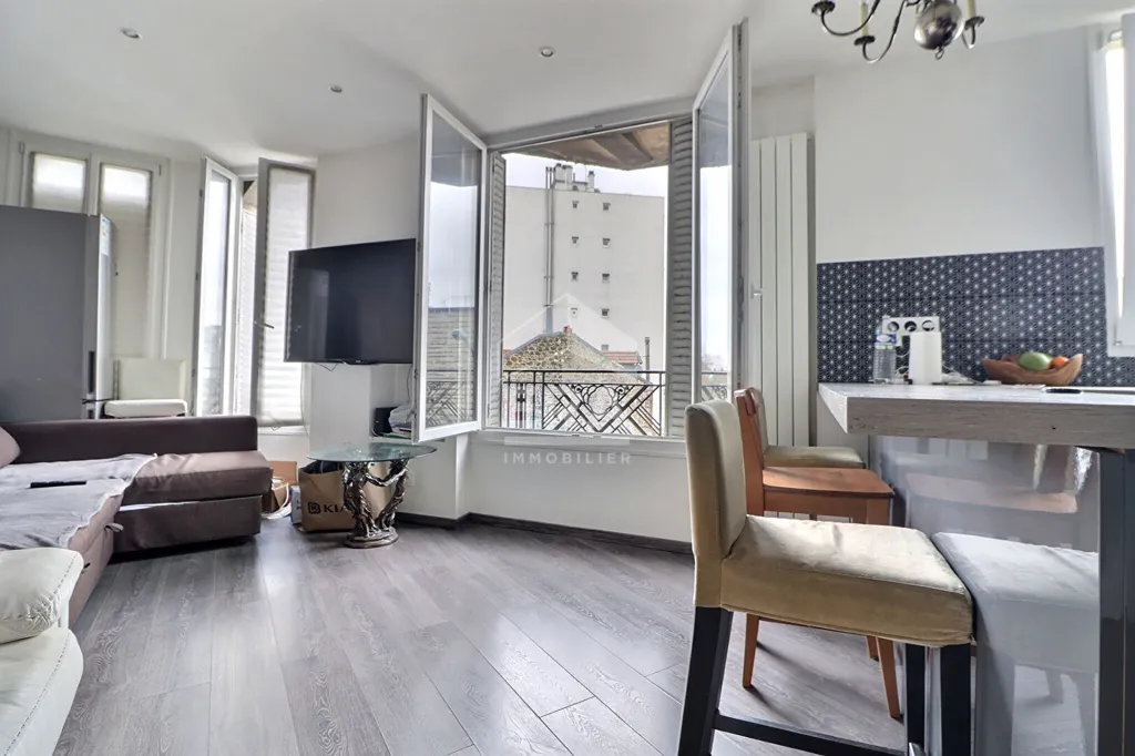 Séjour - Appartement 2 Pièces avec Interphone à Épinay-sur-Seine