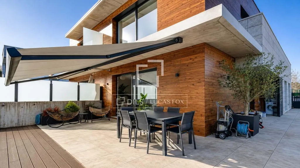 Terrasse - Semi-Detached Villa with Pool in Miramon, Donostia
