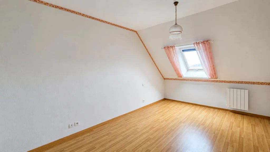 Toad - Bright 3-Bed Apartment with South Terrace in Ploërmel