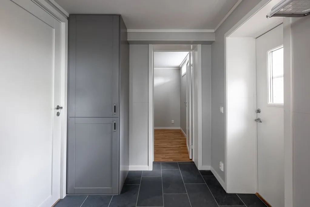 Entrée - Fully Renovated Multi-Unit House in Brunflo
