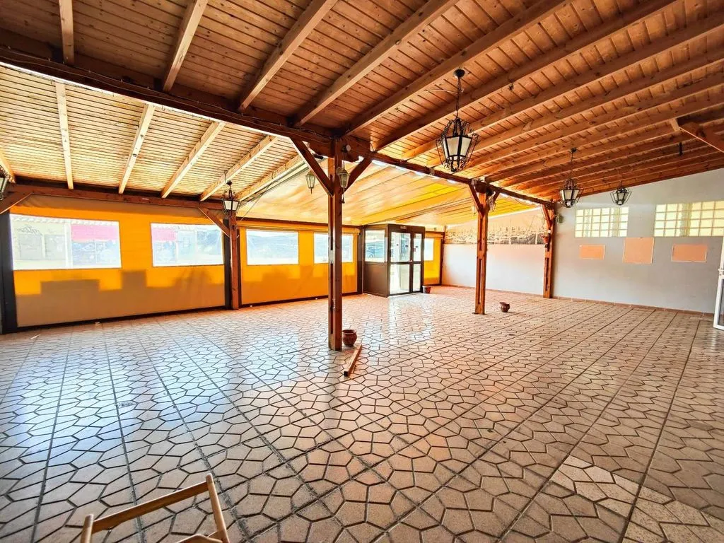 Pièces - Restaurant with Apartments in Torrevieja