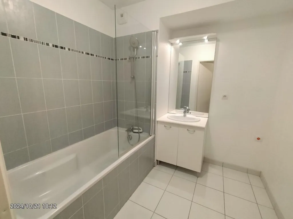 Vannitoad - 3-Bedroom Flat with Terrace in Sautron