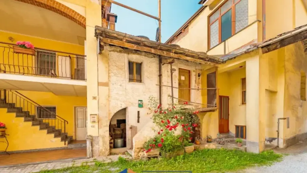 Aed - Rustic House in Central Boves