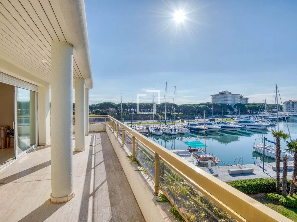 Terrass - Luxury Corner Apartment with Terrace in Port d'Aro