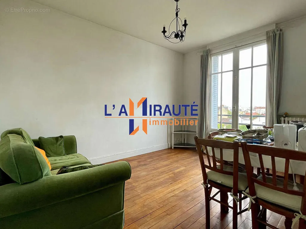 Séjour - Appartement 2 Pièces à Houilles, Proche Gare