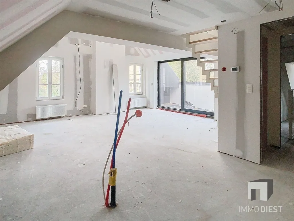 Appartement Rénové avec Terrasse à Diest