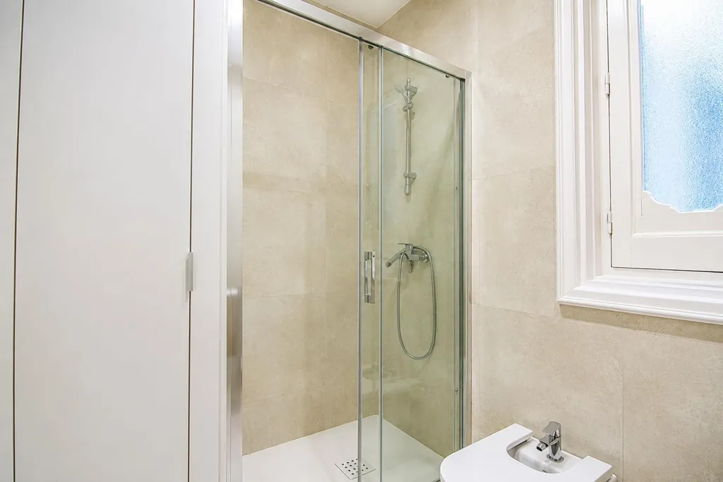Vannitoad - Charming Flat with Balcón in Madrid's Centro