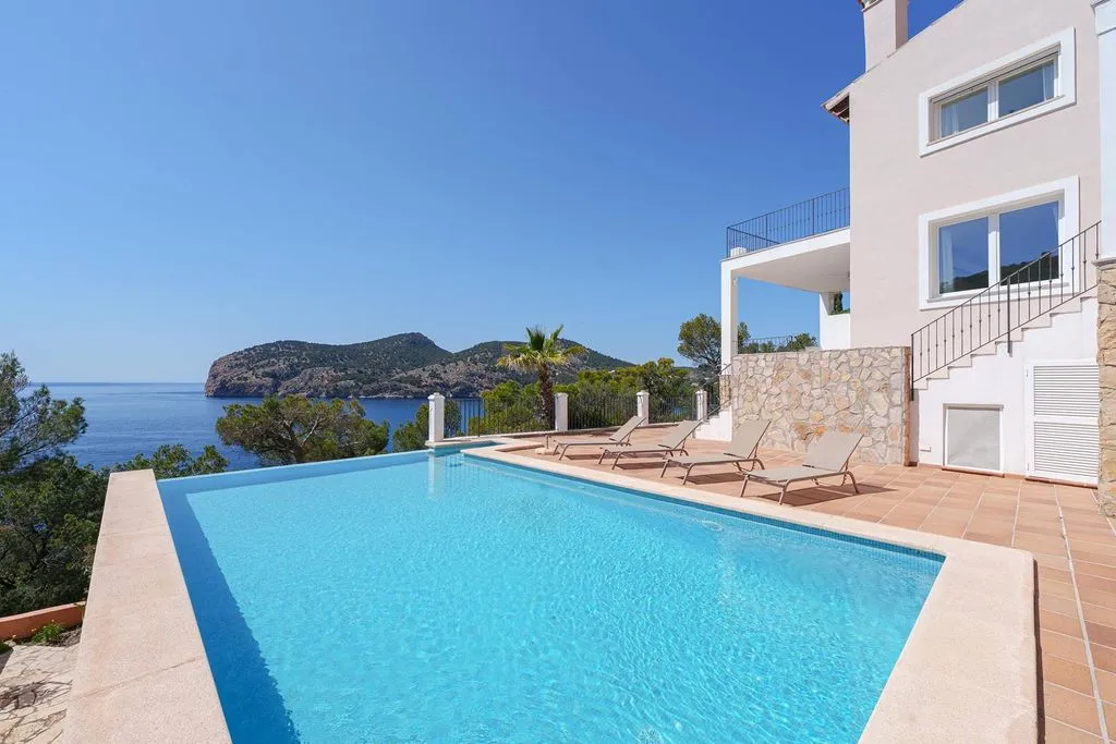 Piscine - Luxury Villa with Sea View in Camp de Mar