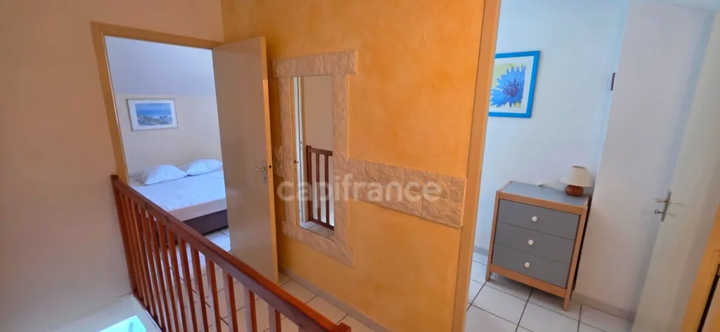 Chambres - T3 en Duplex avec Terrasse et Piscine à Proximité de la Plage
