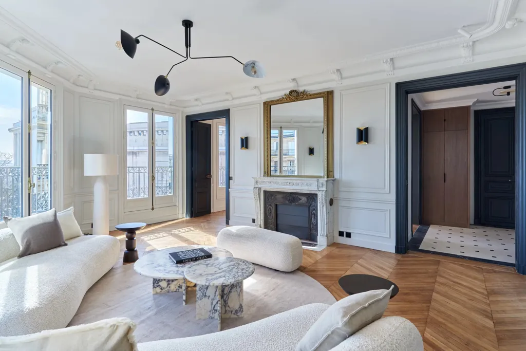 Séjour - Appartement Rénové avec Vue sur la Tour Eiffel à Paris 16e