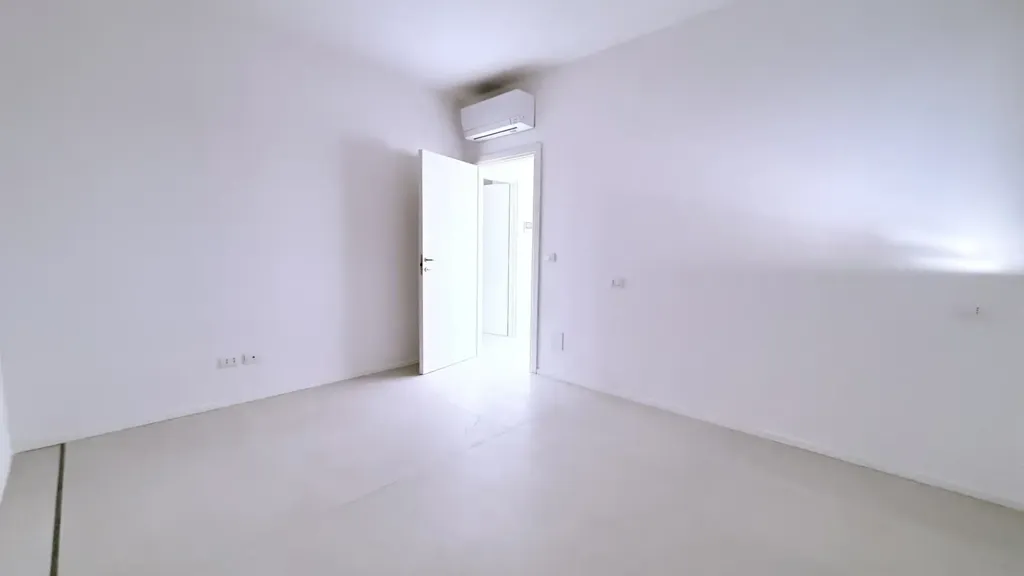 Rooms - Modern Apartment with Garden View in Bologna