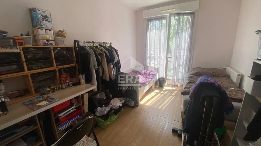 Magamistoad - 3-Bed Apartment with Balcony in Orléans