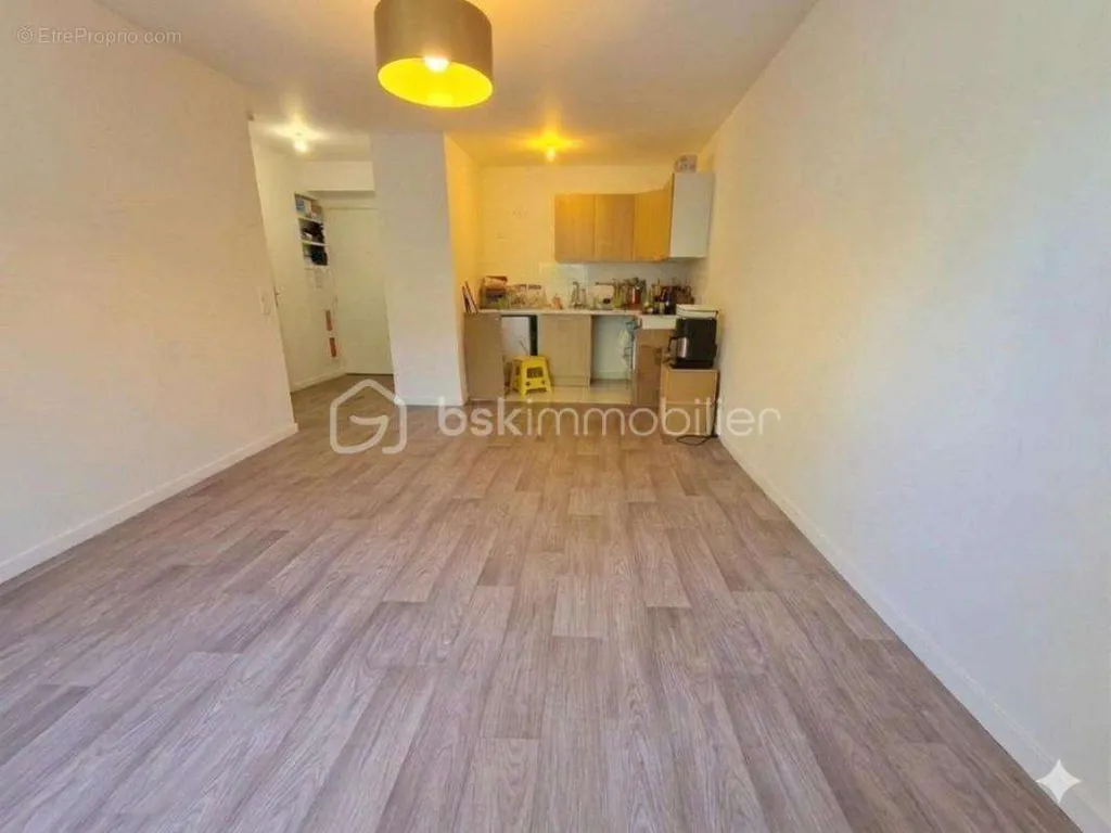 Elutuba - Bright 2-Bedroom Apartment with Private Garden in Quiet District