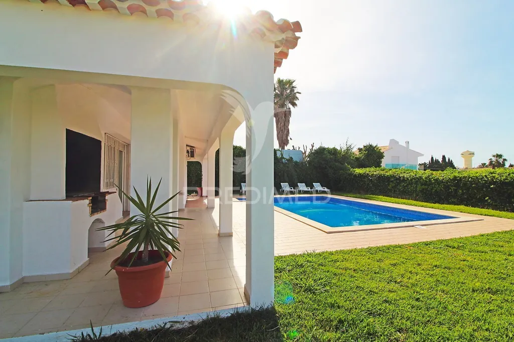Bassein - Detached Villa with Private Pool in Albufeira
