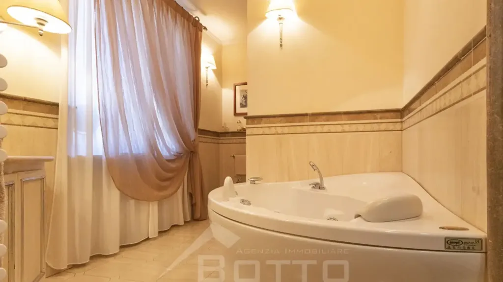 Salles de bain - Historic Villa with Central Location in Grignasco