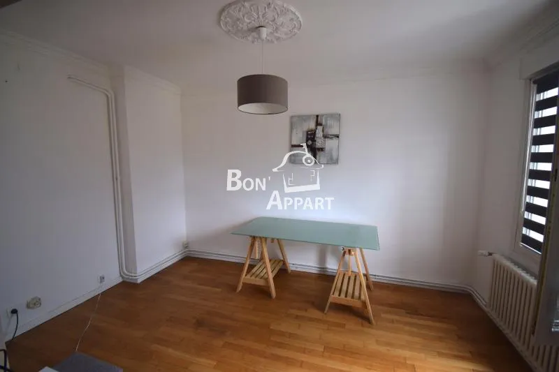Bureau - Appartement 4 Pièces avec Balcon à Joeuf