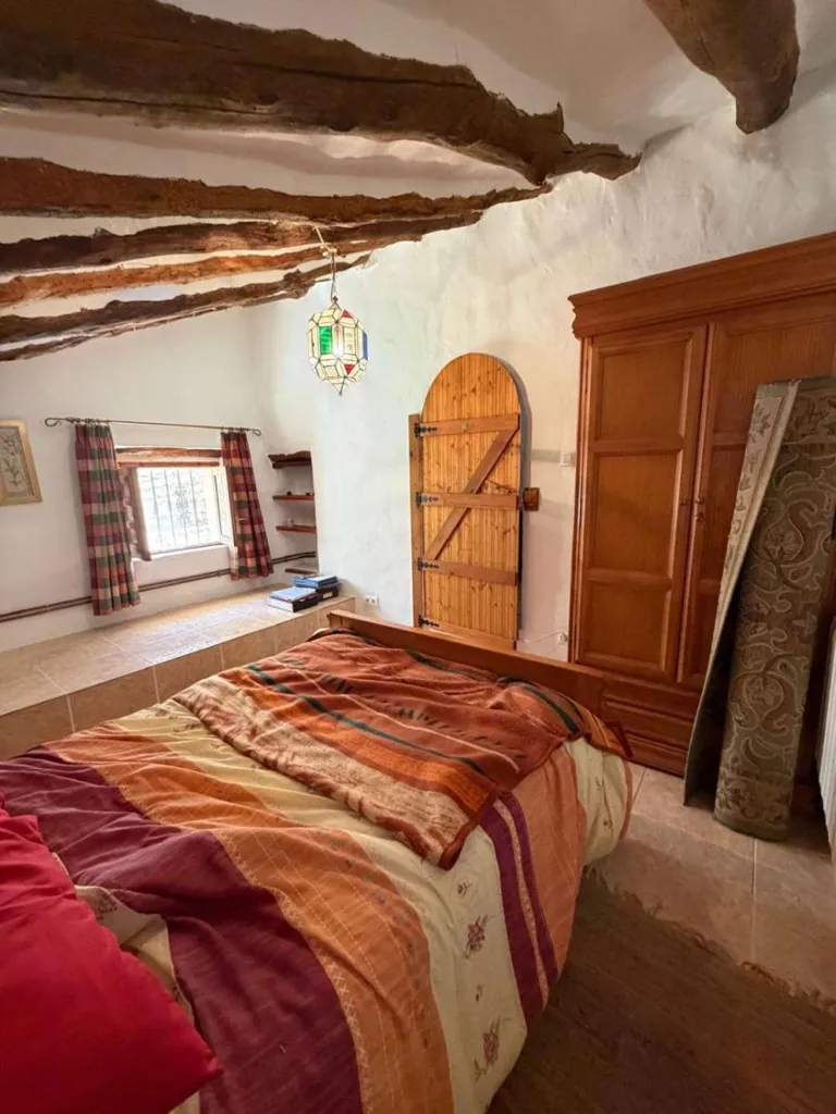 Chambres - 3-Bedroom House with Mountain Views in Oria