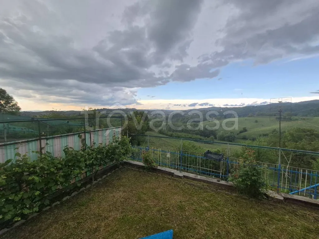 Aed - Semi-detached House with Garden in Monastero di Vasco