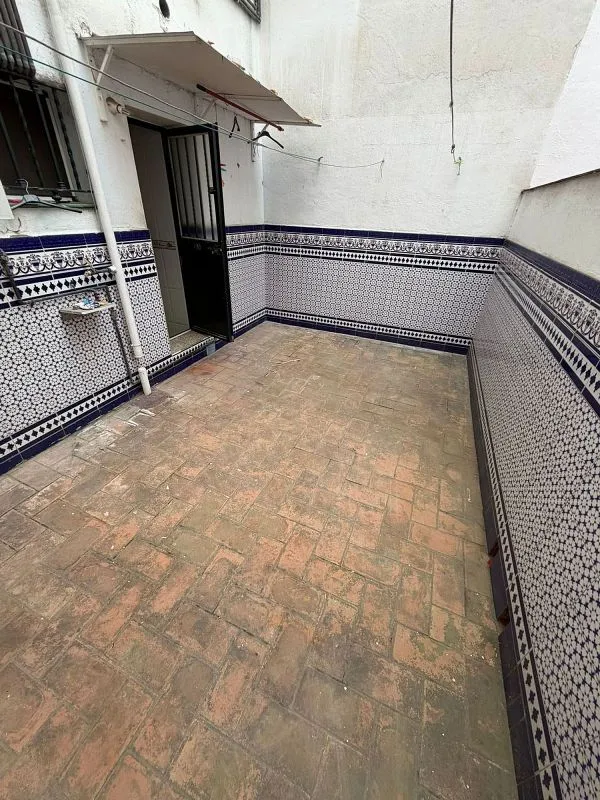 Giardino - 3-Bedroom Flat with Private Patio in Rochelambert