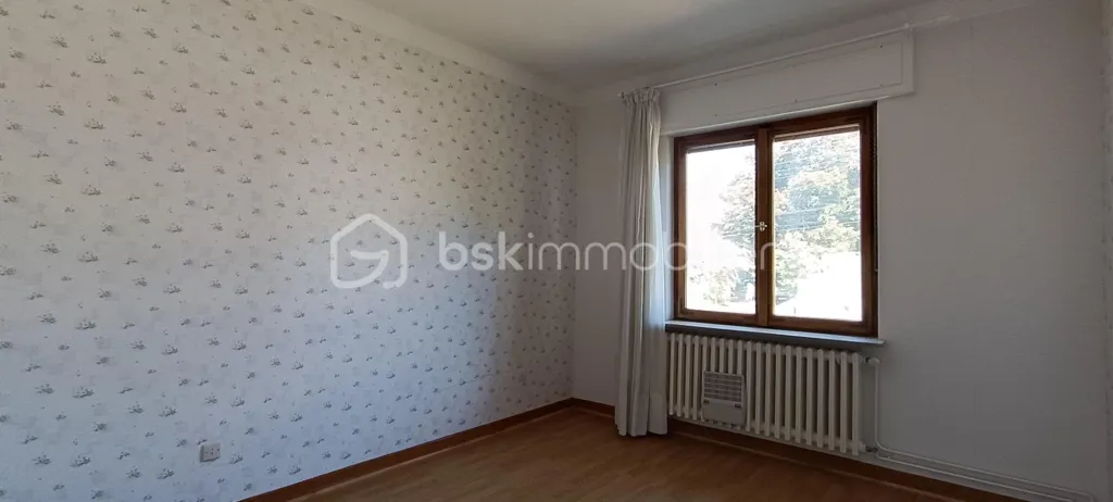 Rooms - Character House with Garden on Morhange Heights