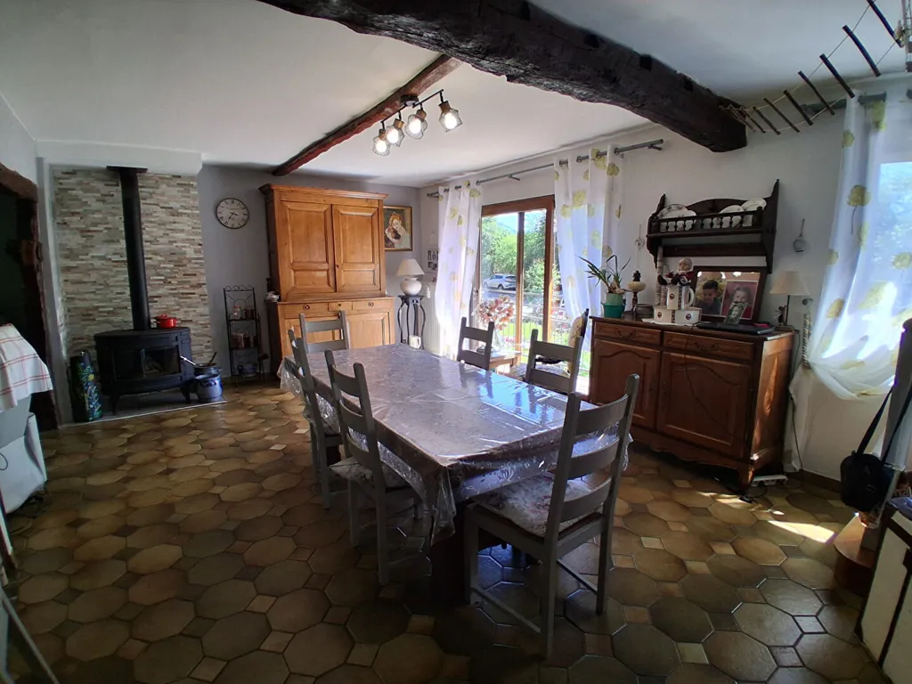 Dining Room - Stone House with Pool in Gespunsart