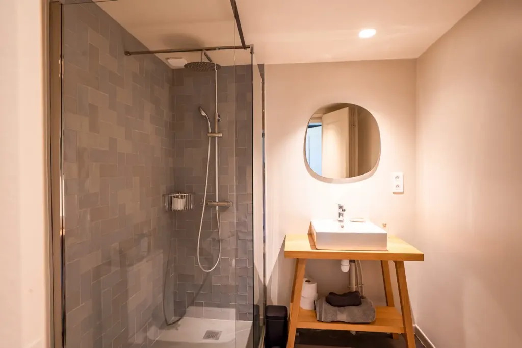 Salles de bain - Hamlet Rénové avec Vue sur les Pyrénées à Condom