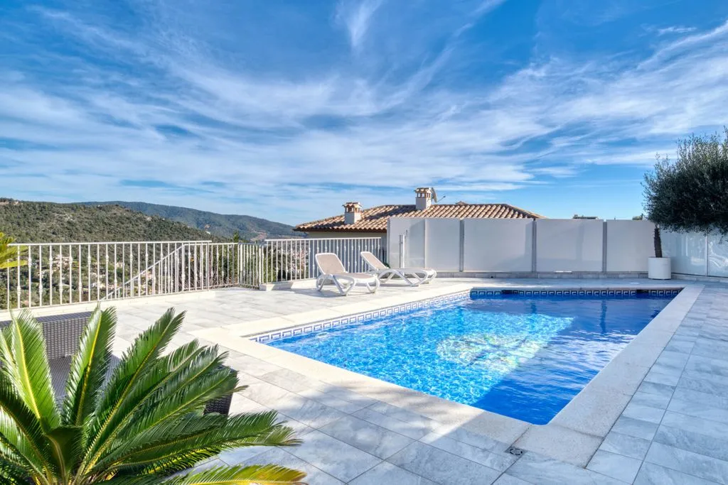 Bassein - Detached House with Pool in Calonge