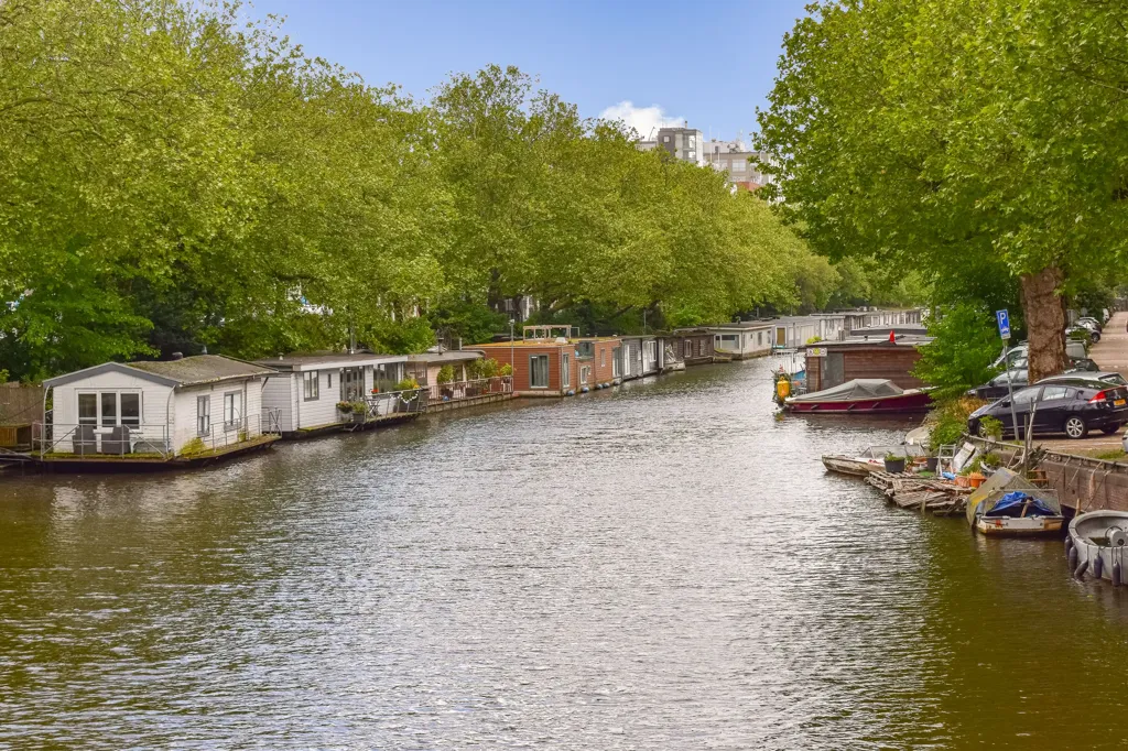 Duplex Apartment with Singelgracht View in Amsterdam