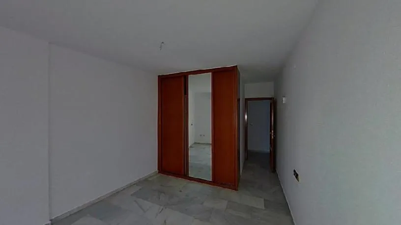 Spacious Apartment in Iznalloz Centre