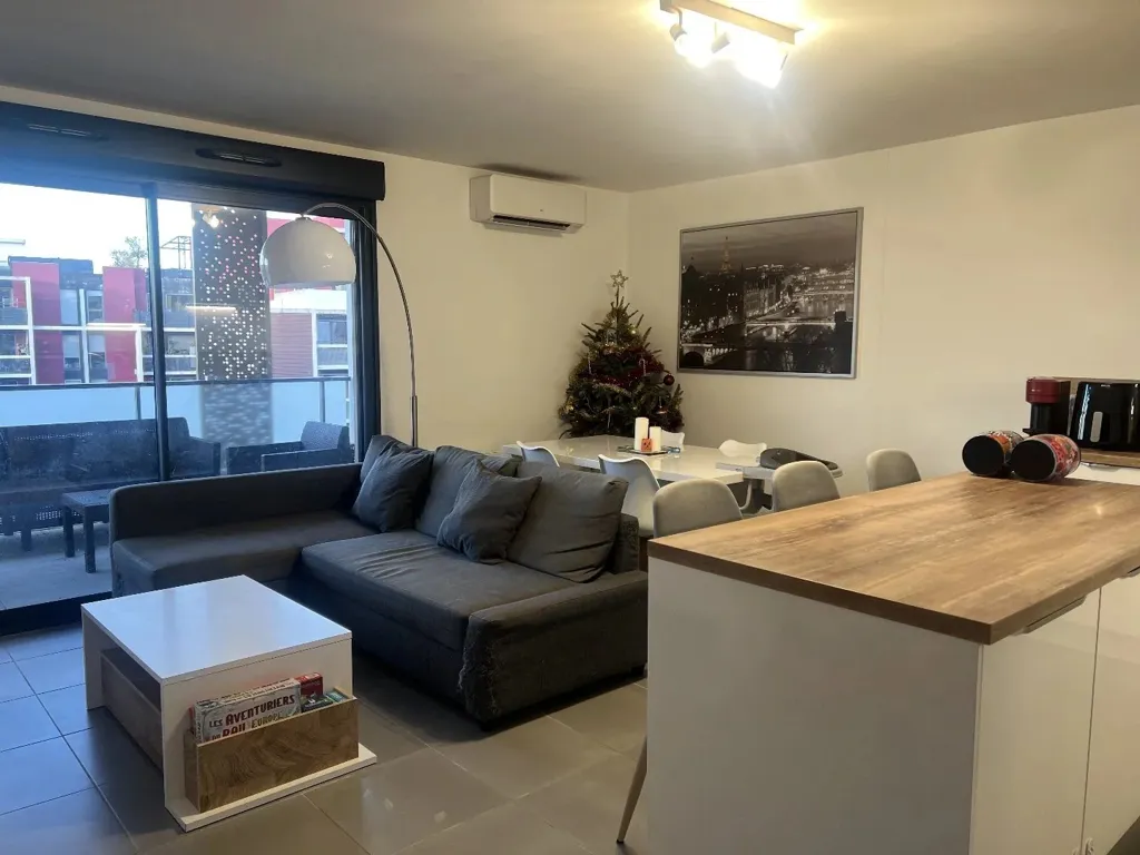 Séjour - Appartement 3 Pièces avec Loggia à Ovalie
