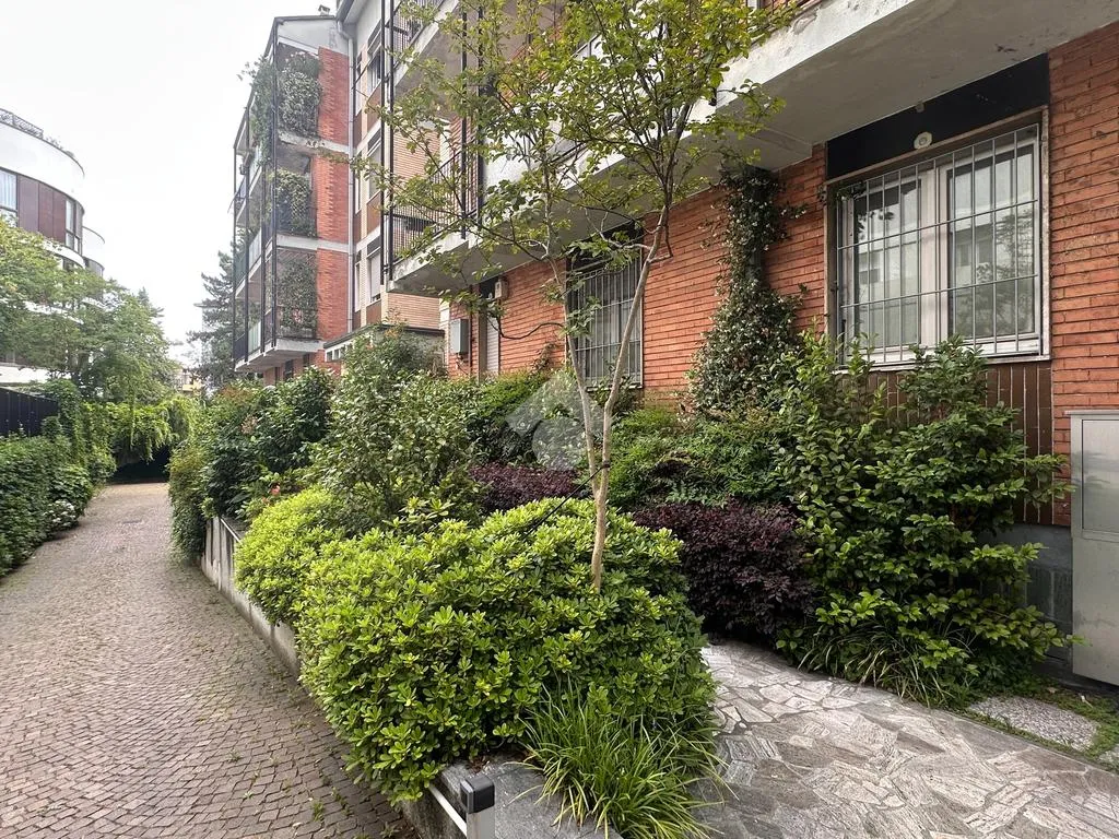 Aed - Fully Furnished Studio with Balcony in Milan